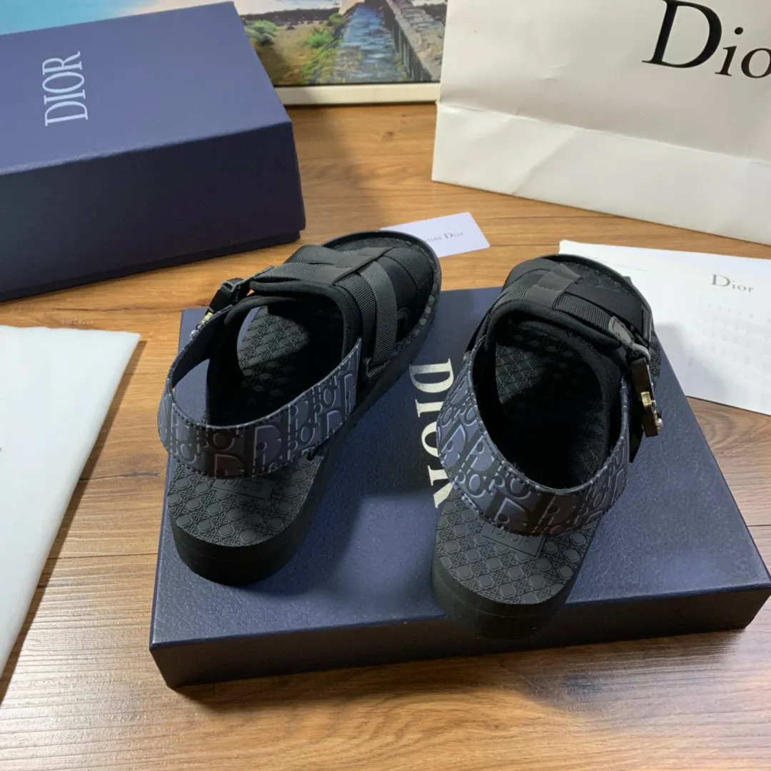 Factory price: 340💰Dior men’s counters are selling sandals at the same time✔️Imported brand printing/selected high-quality calfskin, highlighting high-end elegance and exquisite workmanship. Soles: original soles specially provided by the original factory, hot-selling physical products🔥Normal size: 38-44, customized 45